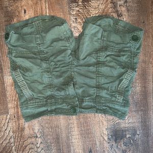 True Craft girls size 1 cargo green shorts